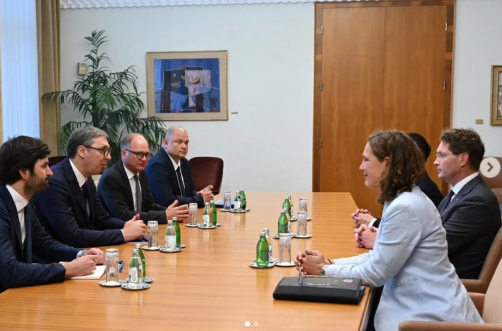 Vučić sa prvim čovekom Mercedesa: "Ovo je tek početak saradnje"; "Srbija snažno i nezaustavljivo raste" FOTO