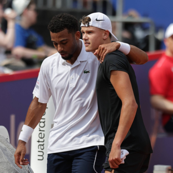 Rune se povredio, Fis u polufinalu u Hamburgu VIDEO