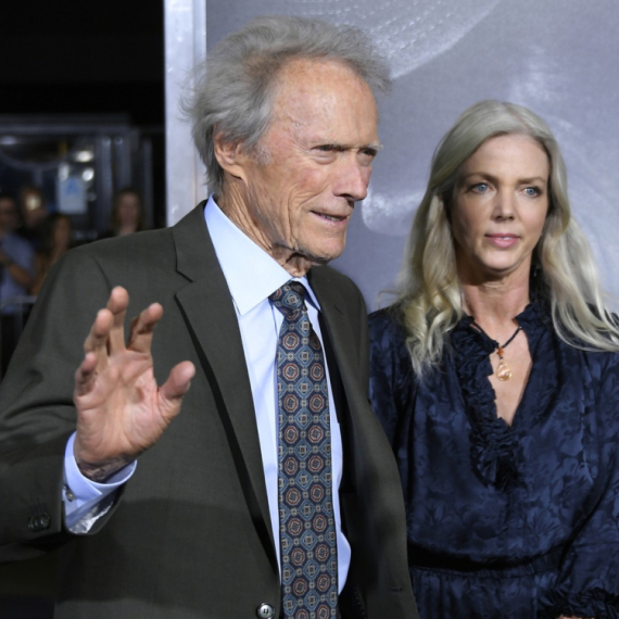 Poznat uzrok smrti partnerke Klinta Istvuda