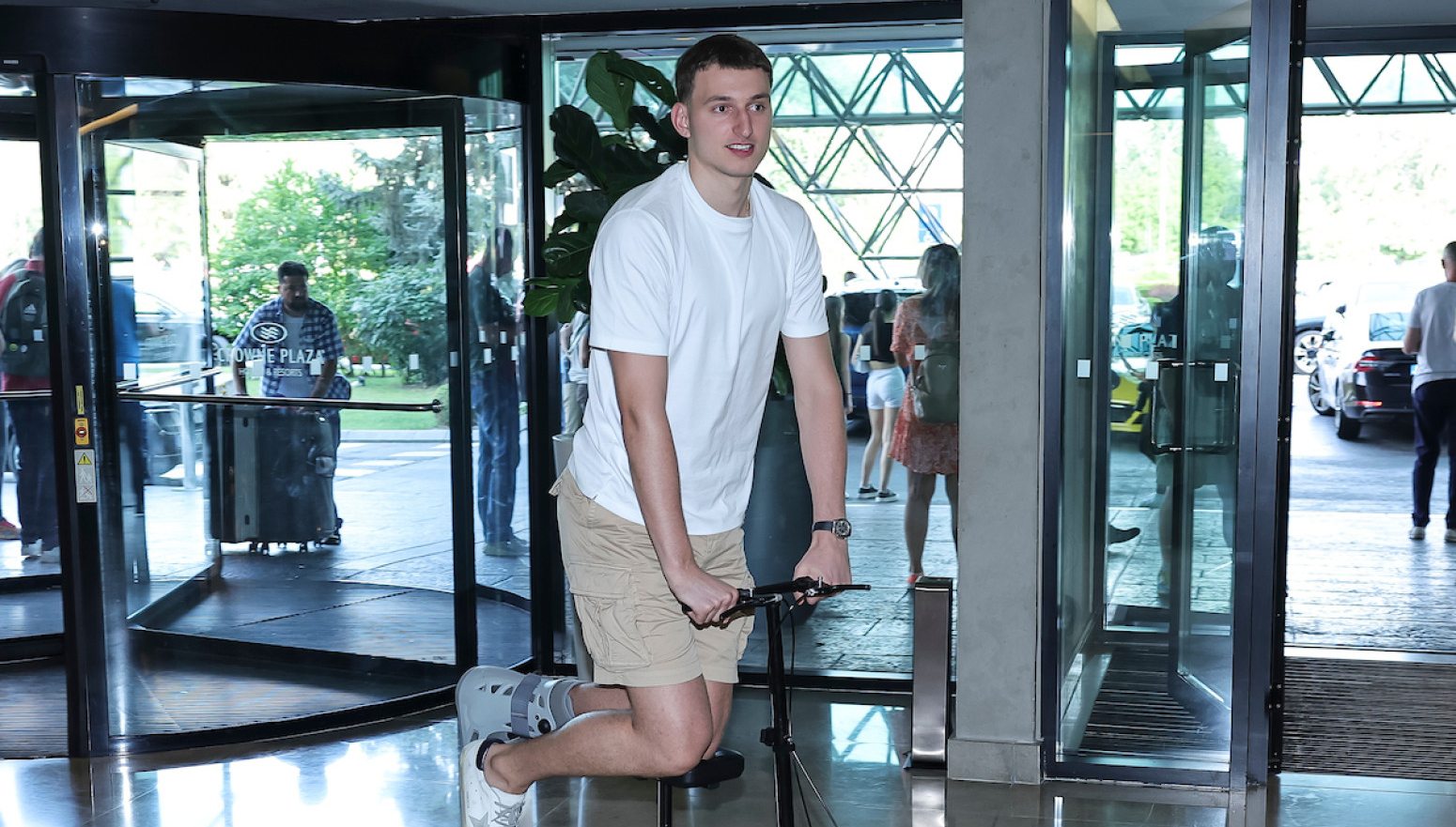 Nove informacije o povredi Nikole Jovića – igraće na OI? VIDEO