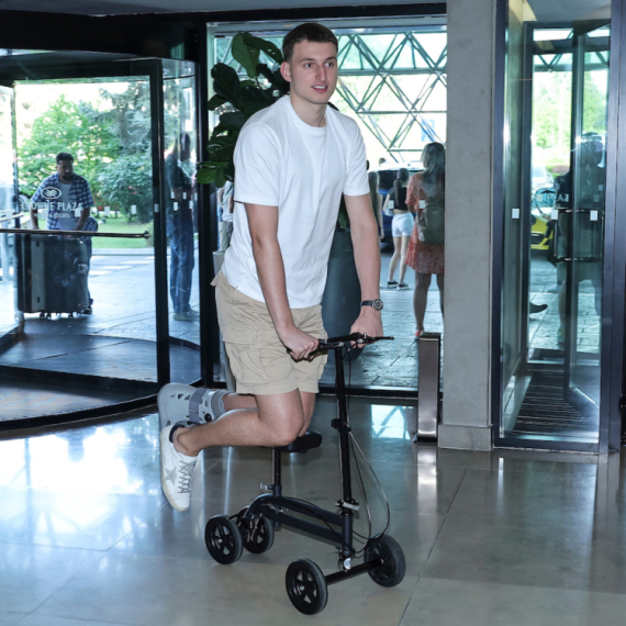 Nove informacije o povredi Nikole Jovića – igraće na OI? VIDEO