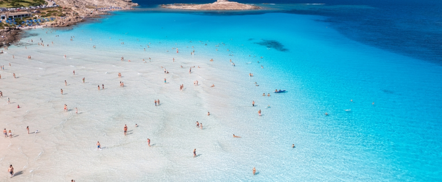 Zašto je Sardinija top letnja destinacija u Italiji: Krase je bele peščane plaže i tirkizno more FOTO