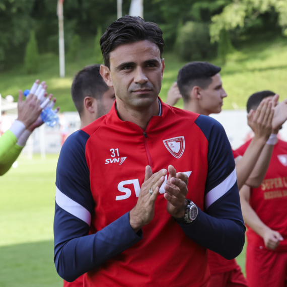 "Cirkus" na Marakani – trener registrovan kao igrač