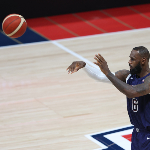 Lebron spasao "Drim tim" – tripl-dabl potencijalnog pleja Partizana VIDEO