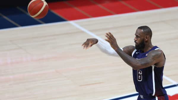 Lebron spasao "Drim tim" – tripl-dabl potencijalnog pleja Partizana VIDEO