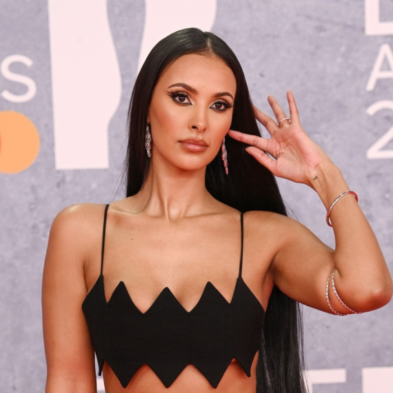 Kakva osveta: Posle raskida uskočila u "golu" haljinu i napravila haos FOTO