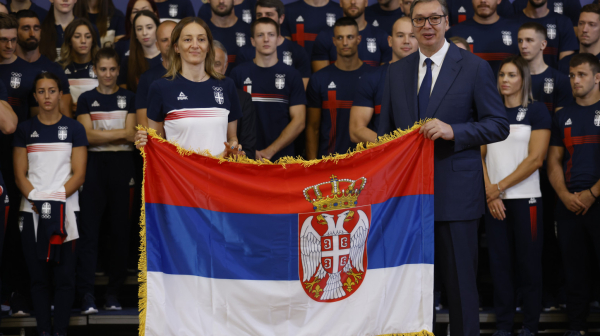Predsednik olimpijcima uručio zastavu; Vučić: "Imam tremu – očekujem žetvu medalja" VIDEO