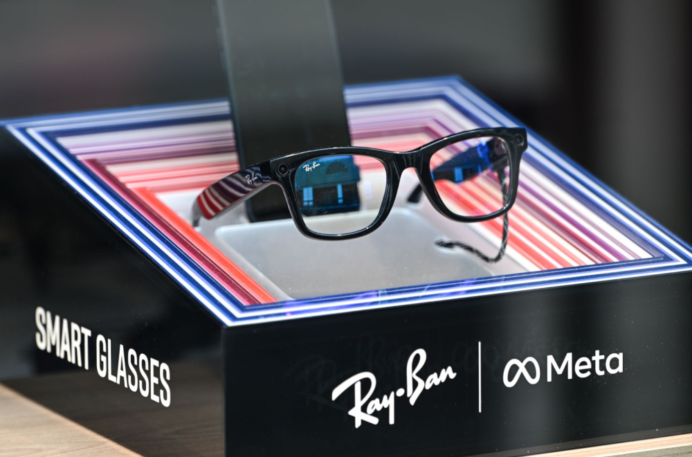 Influenserka užasnuta: "Šta ako me je kozmetičarka snimala naočarima"? VIDEO