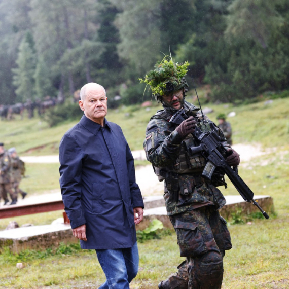 Za šta se to Nemci spremaju? Šolc objavio slike sa vojnicima FOTO