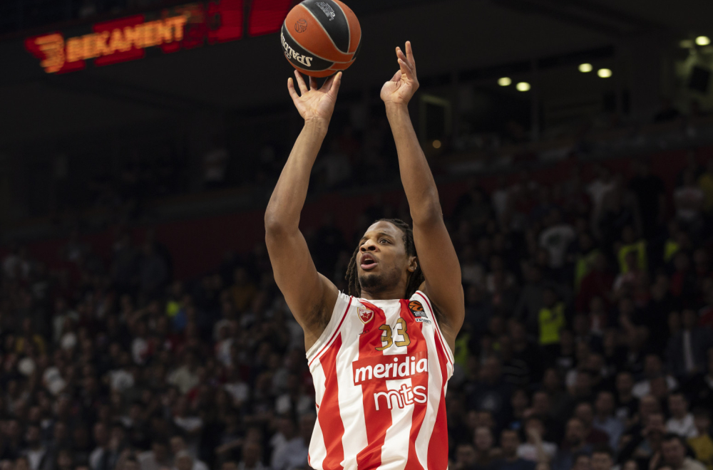 Gilespi nastavlja karijeru preko okeana