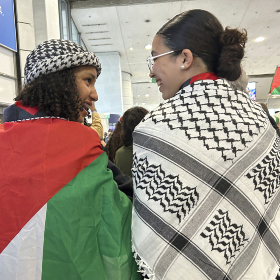 Ovacije za Palestince u Parizu VIDEO