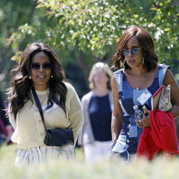 Već decenijama se priča da su ljubavnice: Opra Vinfri progovorila o odnosu sa poznatom voditeljkom