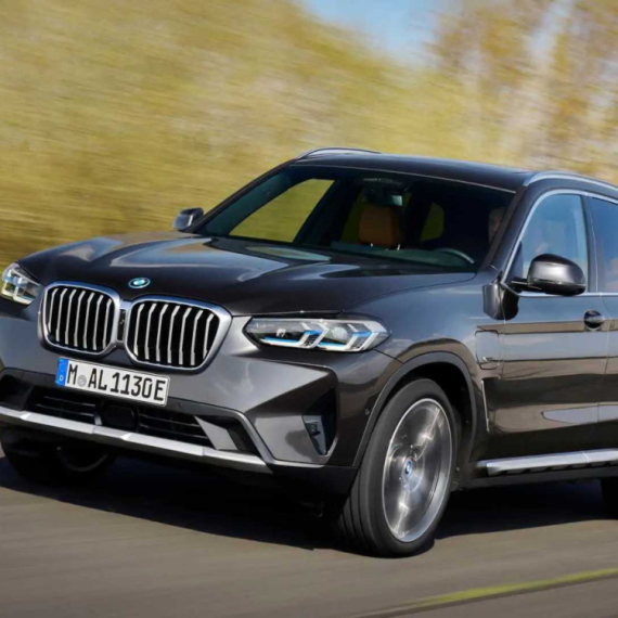 BMW "povlači" skoro 300.000 automobila u SAD