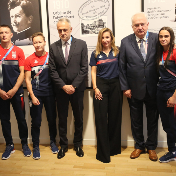 Otvorena izložba "Put pravih vrednosti" u Kulturnom centru Srbije u Parizu