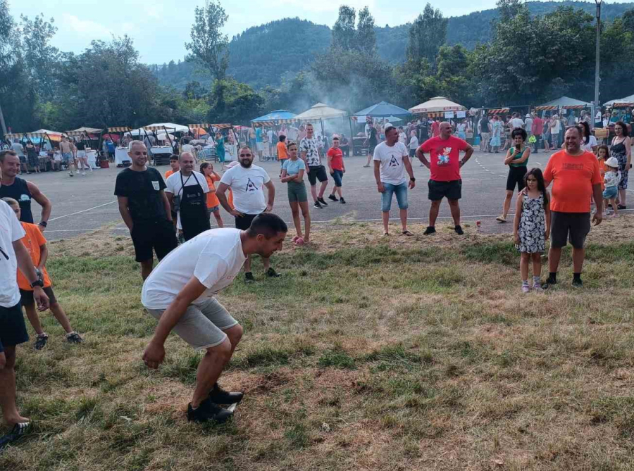 Krkobabić: Karavan zaprega u Tripkovi obeležio ovonedeljne Miholjske susrete FOTO