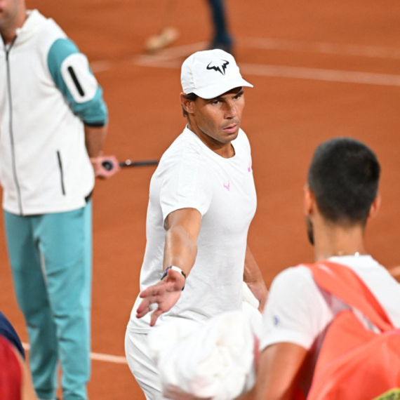 Pozdrav Novaka i Rafe na treningu VIDEO