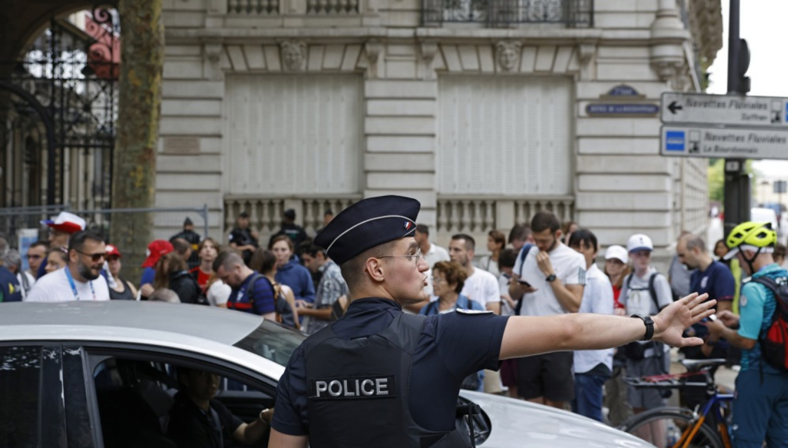 Pariska policija: Svi gledaoci ušli na tribine za stajanje, nema incidenata