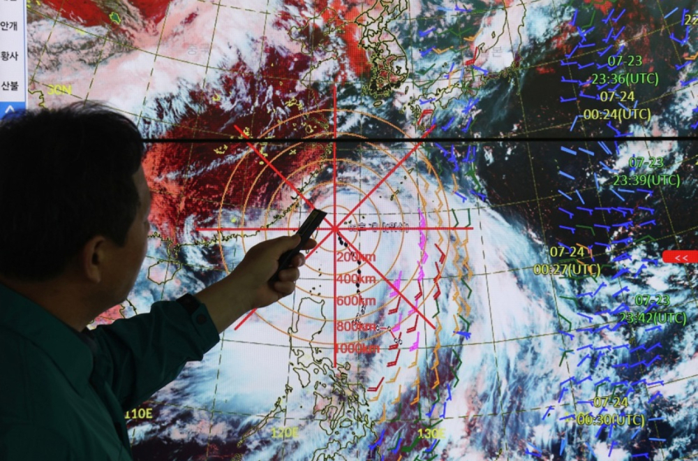 Tajfun juri ka poluostrvu: Naređena hitna evakuacija FOTO