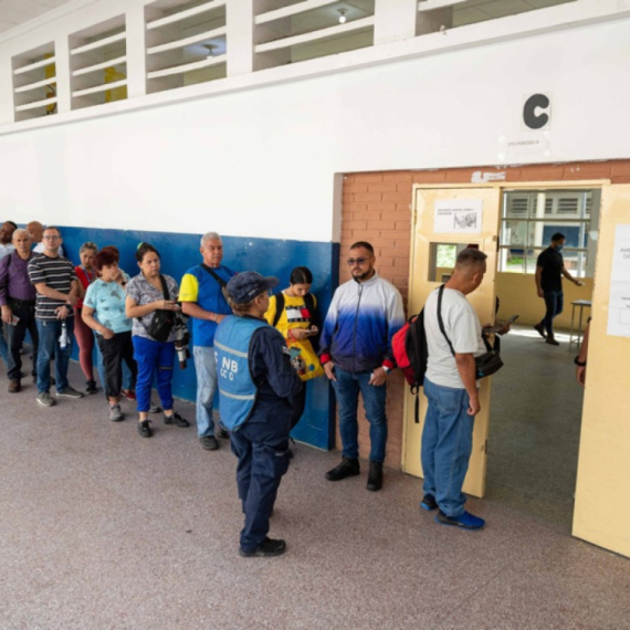 Predsednički izbori u Venecueli: Maduro "čeka" treći mandat