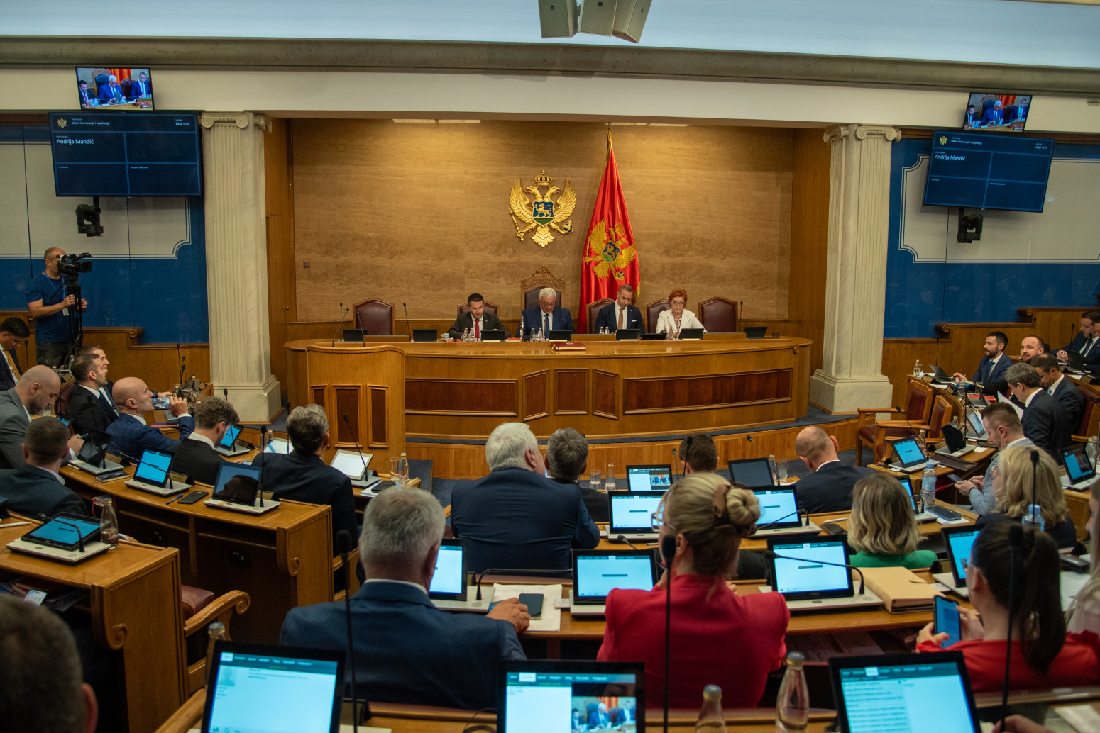 Crna Gora usvojila ustavne promene za proveru integriteta kandidata