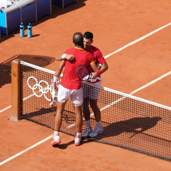 "Umesto da zagrli Rafu, Đoković je svirao violinu"