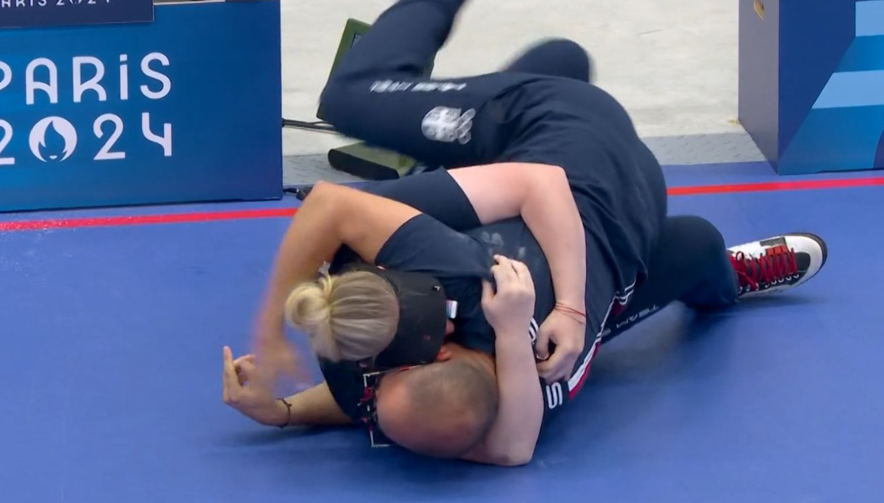 Zlatni zagrljaj! VIDEO