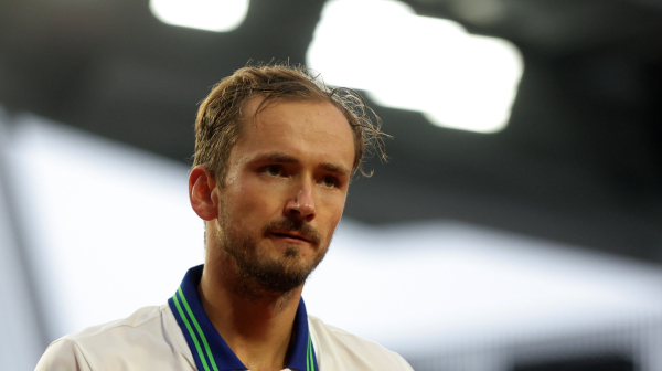 Medvedev srušio Ofnera za samo 68 minuta