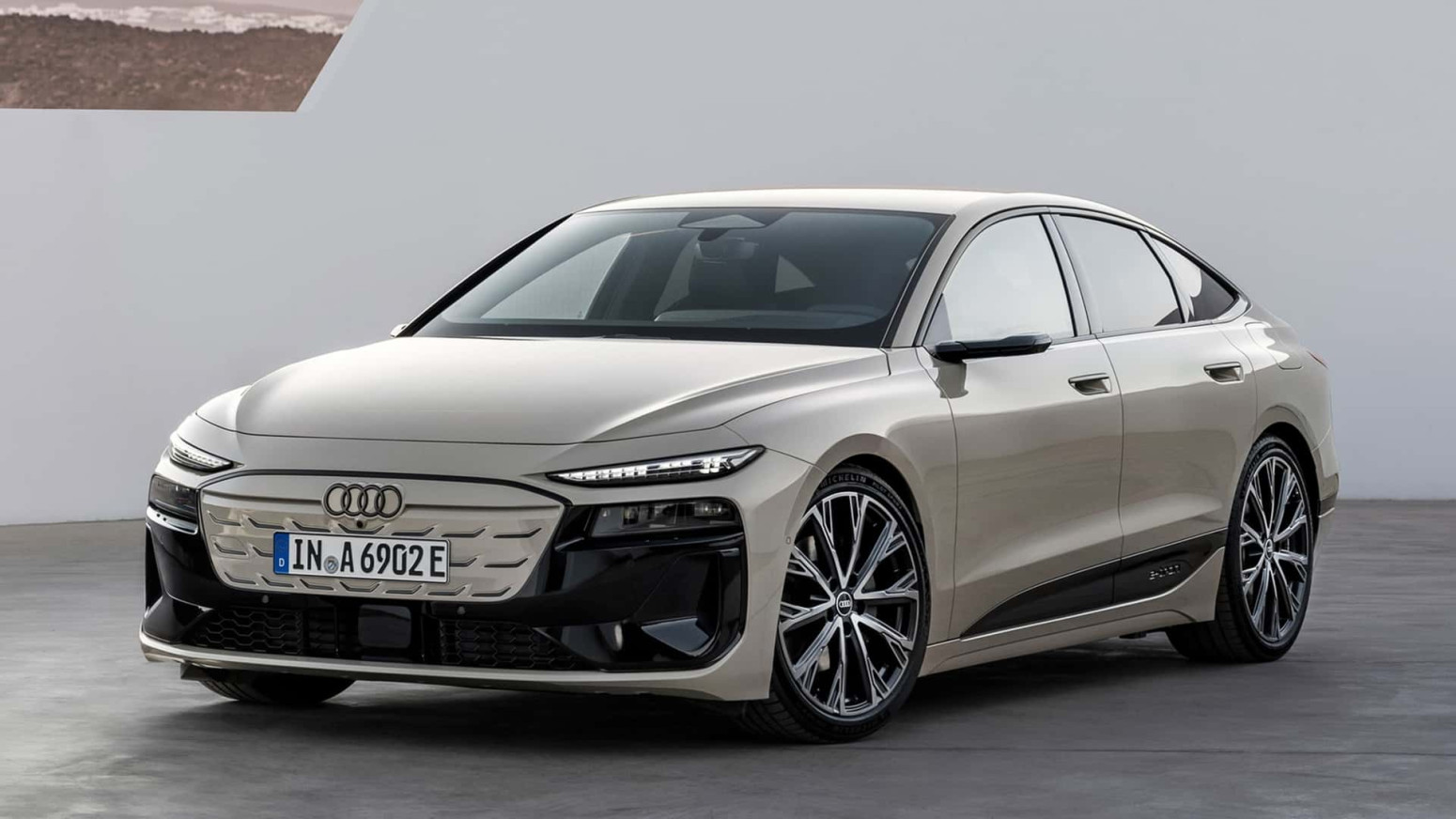 Novi kralj dometa nije ni Tesla ni Lucid: Audi prešao neverovatnih 1.338 kilometara! FOTO