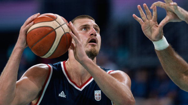 Dobar košarkaški, težak bokserski dan: Đoković rutinski, basketaši šokirali – strelci svetla tačka