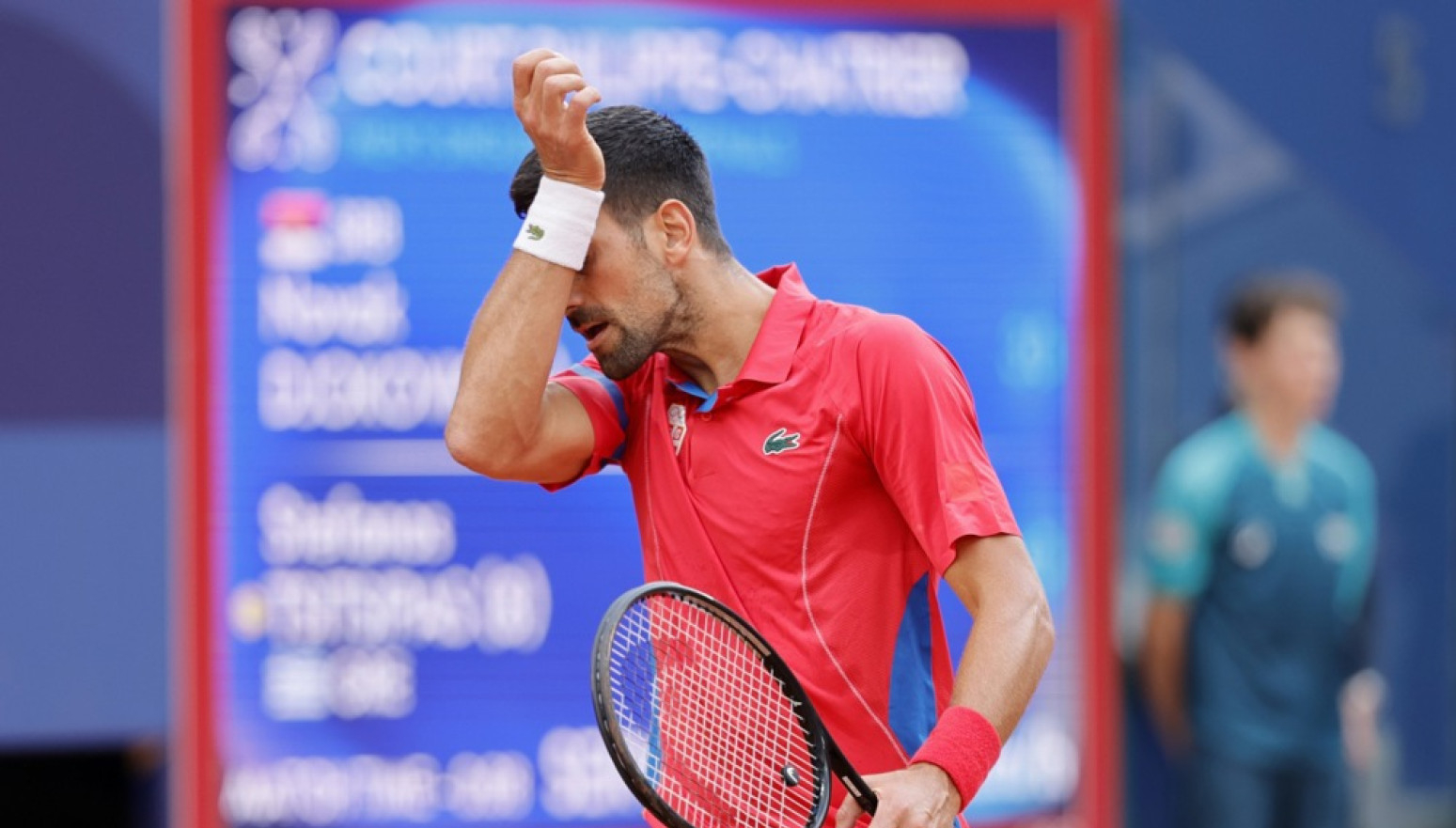 Đoković u bolovima zbog operisanog kolena! FOTO