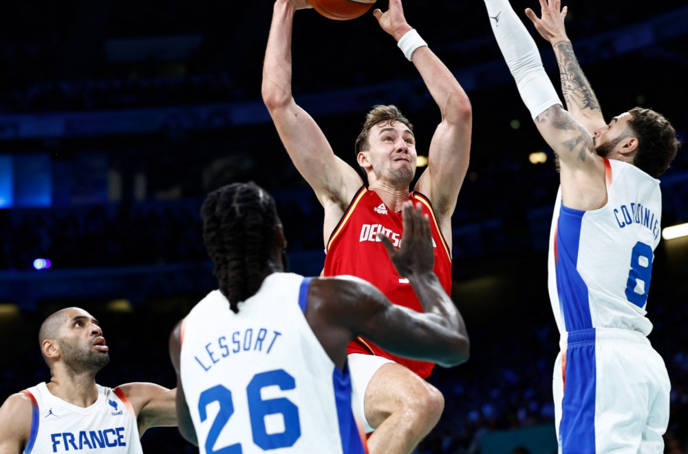 Franc Vagner "naslagao" Francuze – snažno zakucavanje preko Lesora i Kordinijea VIDEO