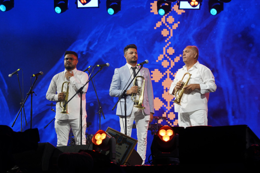 Drugog dana 63. Dragačevskog sabora trubača Dejan Petrović napravio spektakl, pa se obratio Novaku Đokoviću