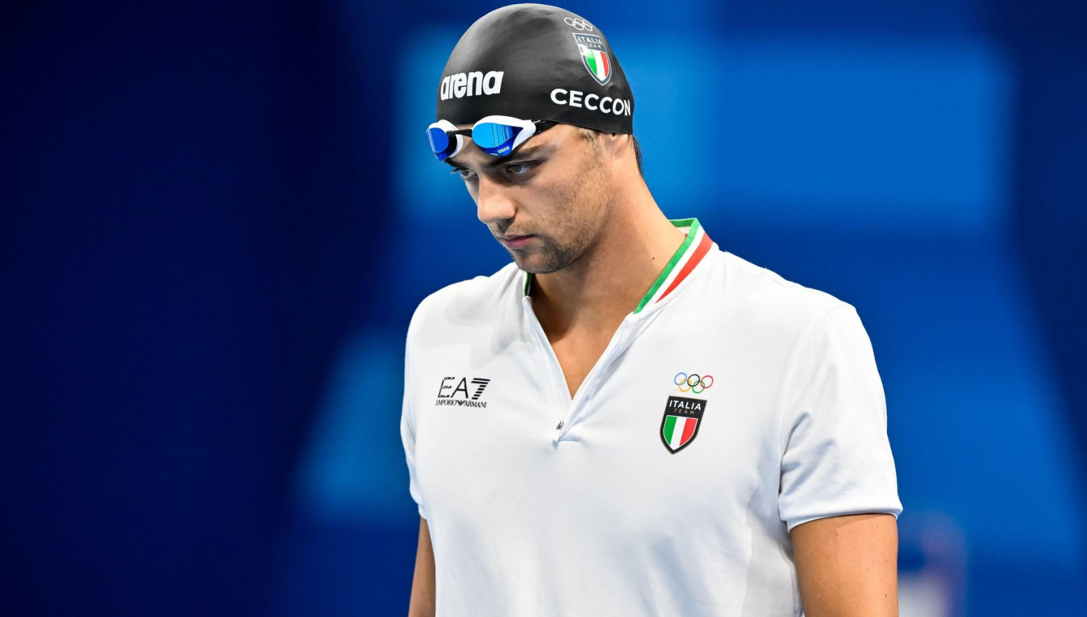 Italijanski plivač spavao u parku VIDEO