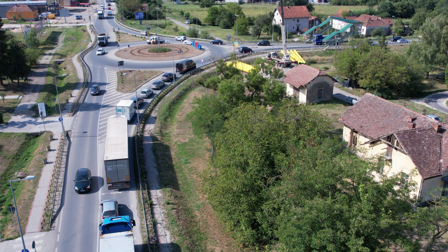 Nezgoda kod Čačka: Sve je poispadalo na put FOTO