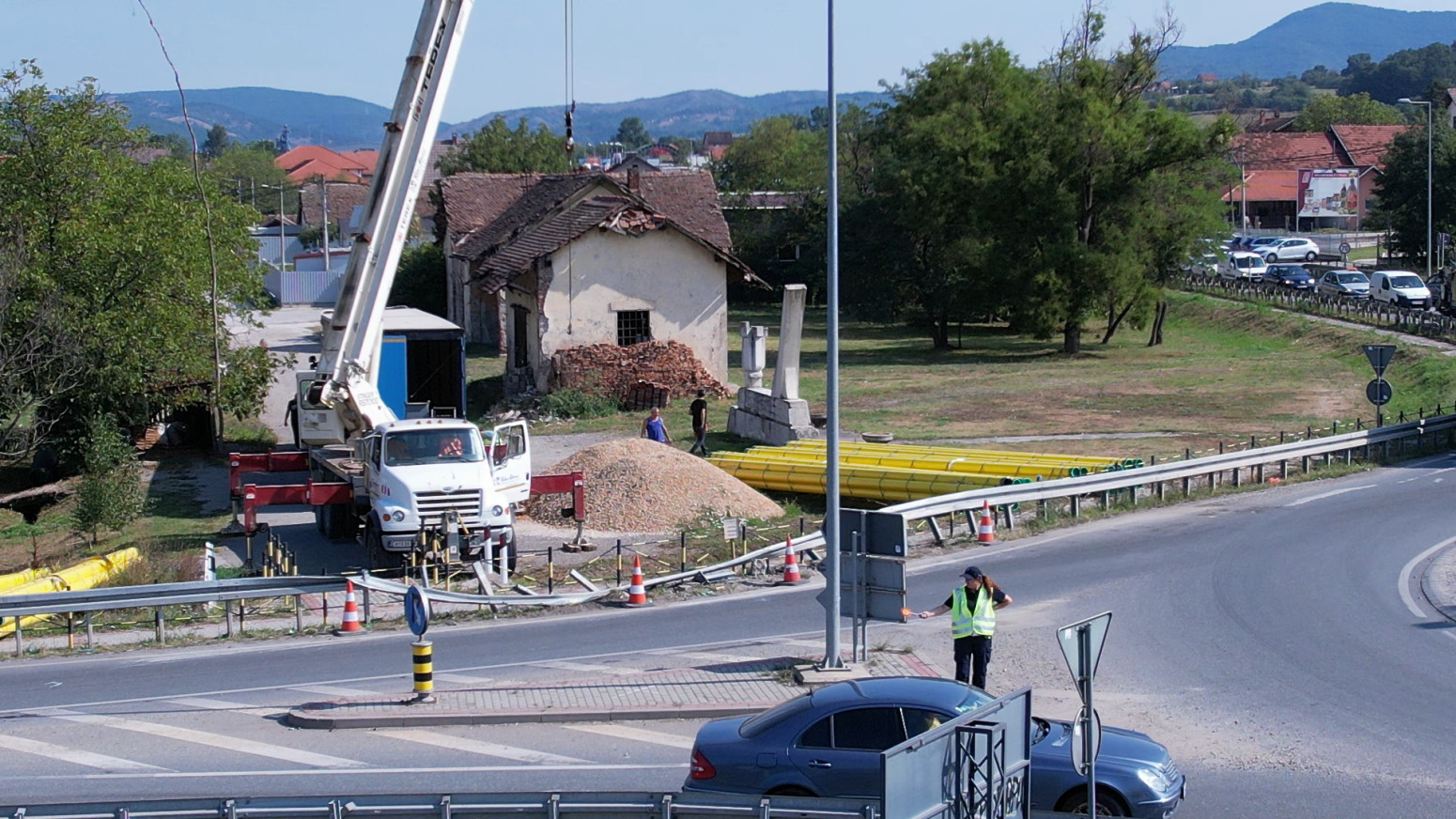 Nezgoda kod Čačka: Sve je poispadalo na put FOTO