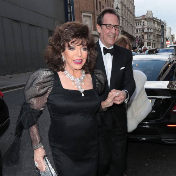 Na ljubavi im zavide: Ona ima 91 godinu, on 32 manje, ali i dalje ne ispušta njenu ruku FOTO