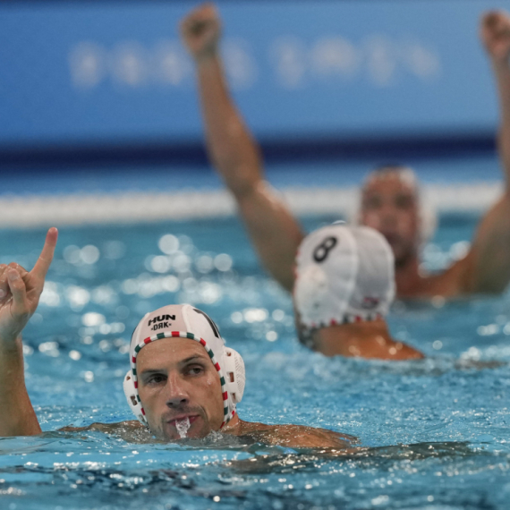 Srbija primila gol uz zvuk sirene i preko polovine terena VIDEO