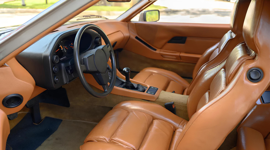 Na njemu je Tom Kruz učio da vozi sa manuelnim menjačem: Prodaje se legendarni Porsche 928