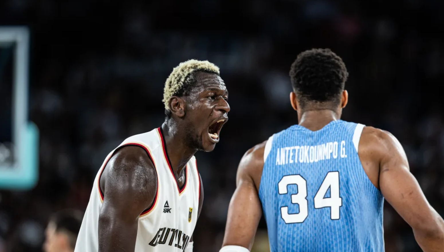 Janis "na kolenima", Grčka eliminisana – Nemačka u polufinalu!