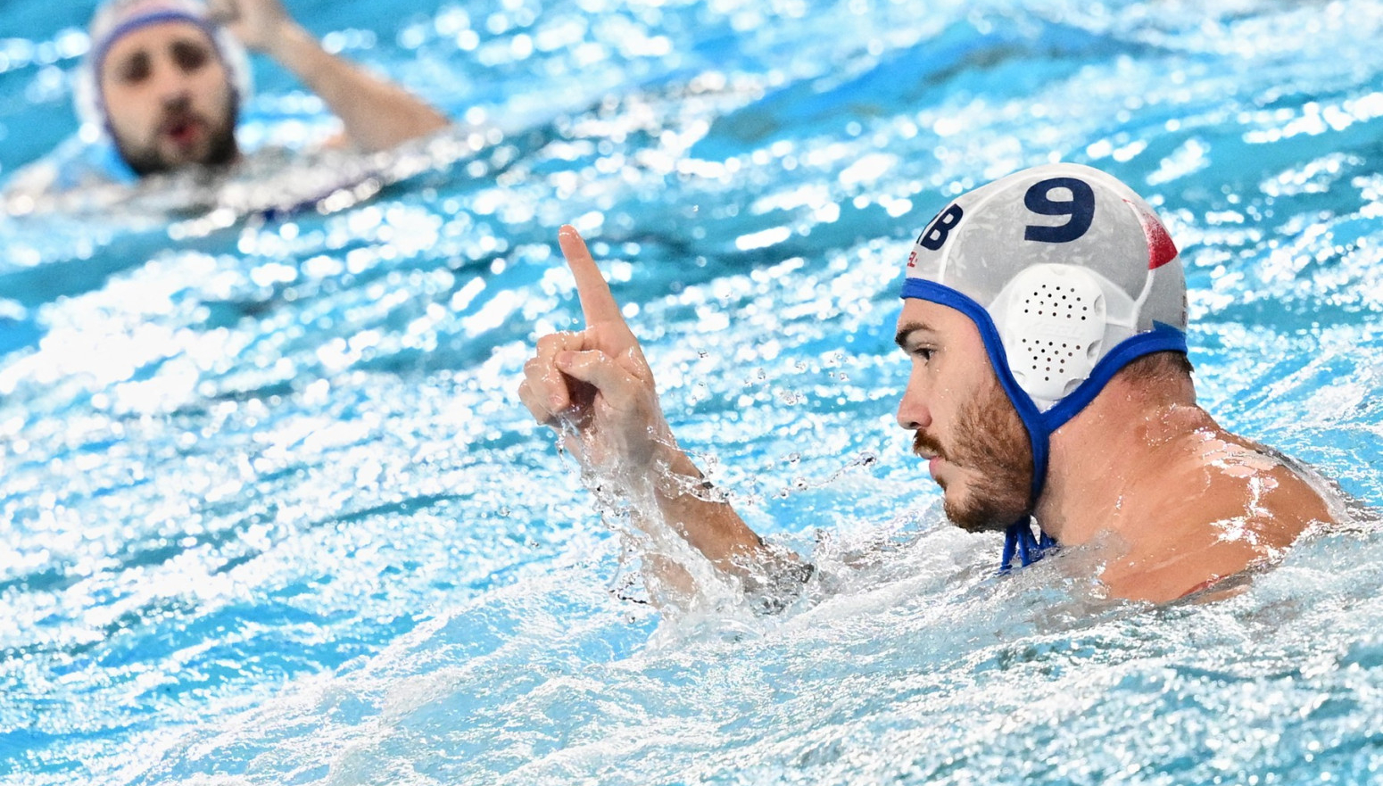 Vico: Neko to odozgo gleda sve