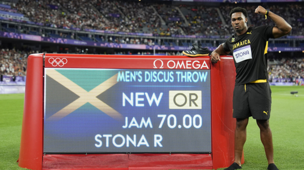 Senzacija na OI, dva uzastopna rekorda – želi da igra u NFL, osvojio zlato koje nije niko