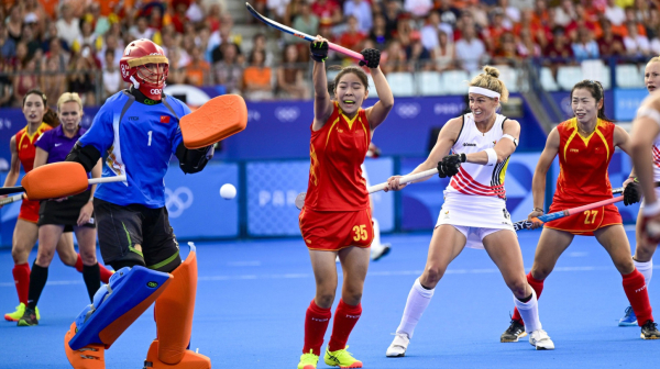 Haos na hokejaškom terenu – sudije sprečile ozbiljnu tuču VIDEO