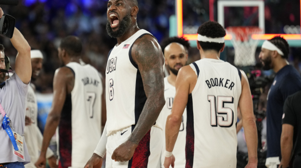 Tripl-dabl: Lebron "poludeo" protiv Srbije