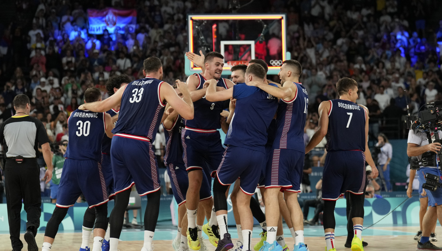 Bronza za košarkaše!; Pešićev doktorat za kraj prokletstva; Svi pričaju o Avramoviću VIDEO