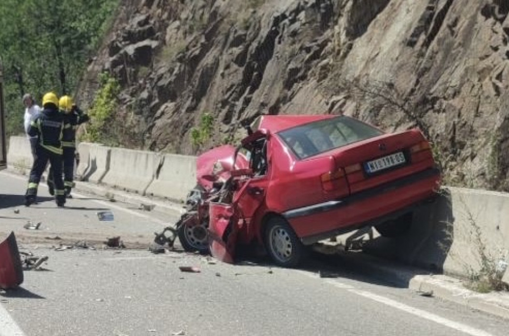 Užas na Ibarskoj kod Raške: Sudarili se automobil i autobus, ima nastradalih i povređenih