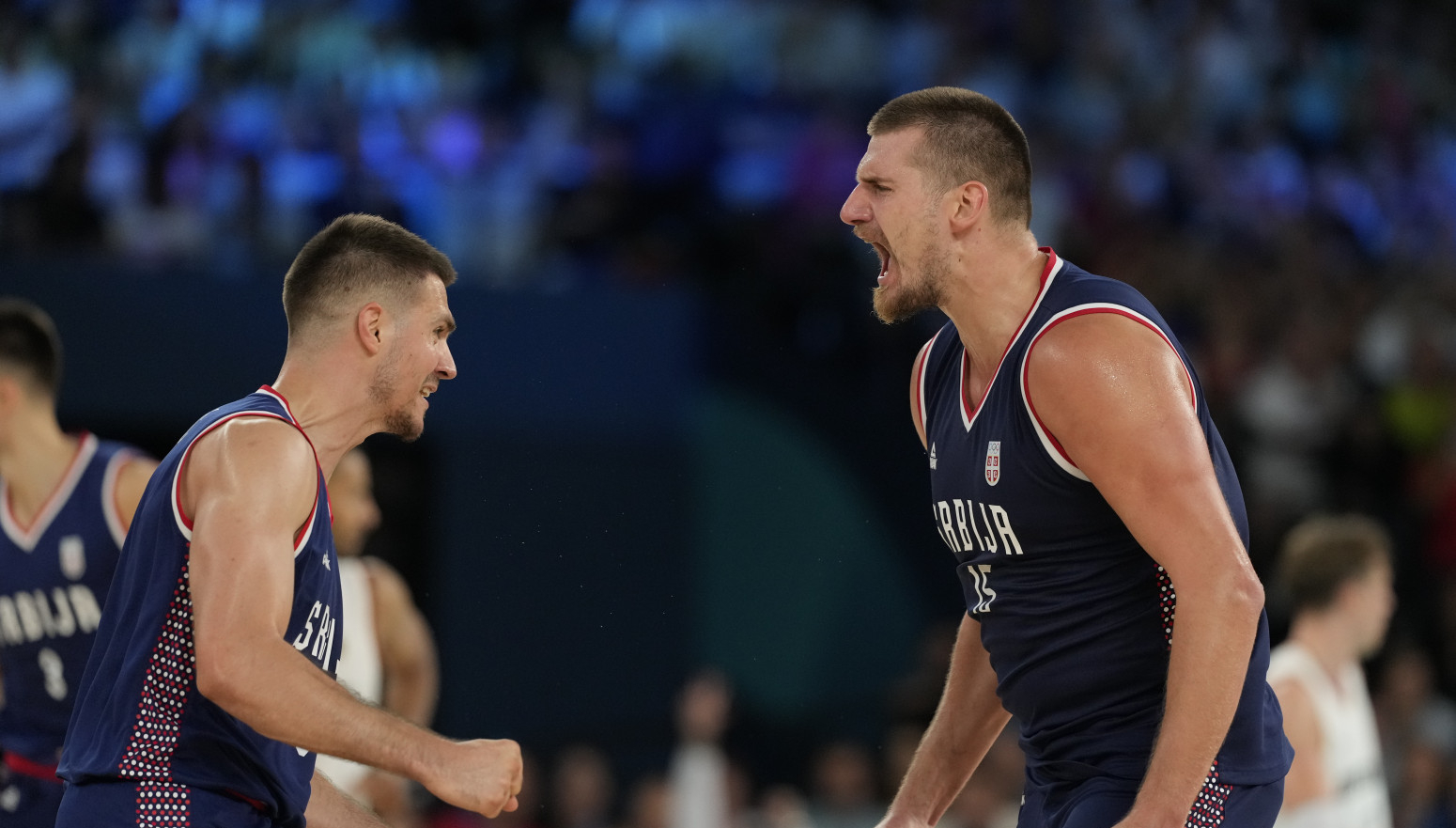 Peva Bogdan, peva Aleksa, al' peva i Jokić: "Sve za ljubav, sve za Partizan" VIDEO