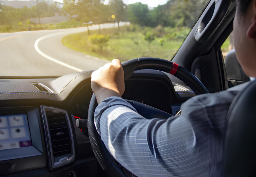 U kojim zemljama se vozi levom, a u kojim desnom stranom