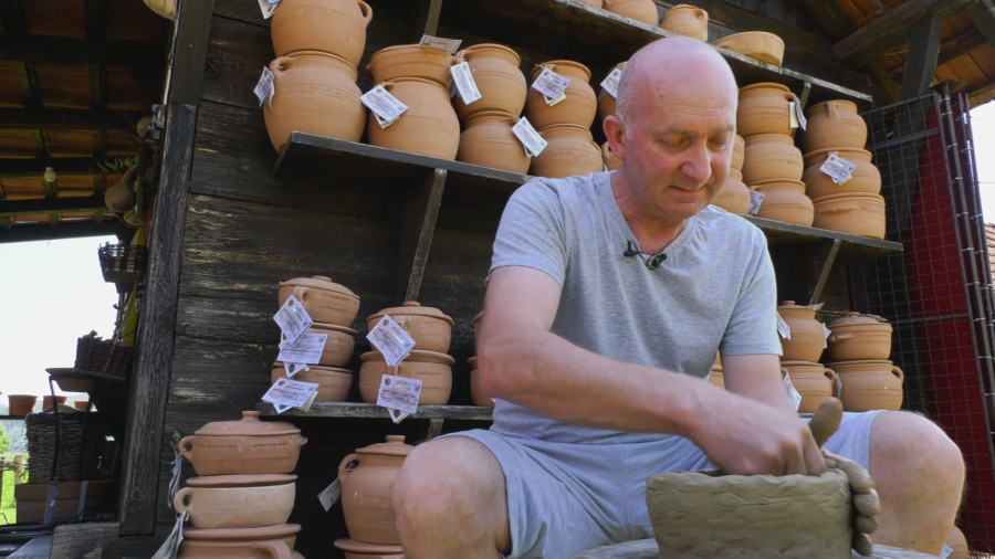 Umetnici iz Italije, Irske i Kanade došli u Zlakusu: Počela još jedna Međunarodna kolonija umetničke keramike