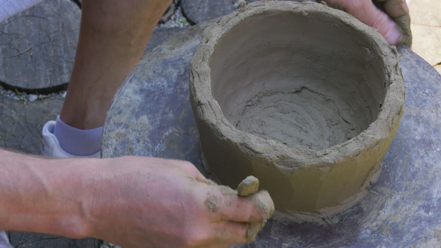 Umetnici iz Italije, Irske i Kanade došli u Zlakusu: Počela još jedna Međunarodna kolonija umetničke keramike