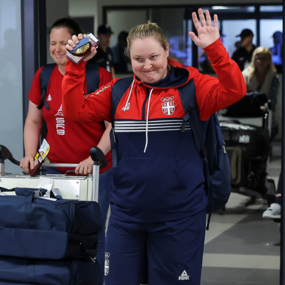 Vučić čestitao Arunovićevoj na medalji